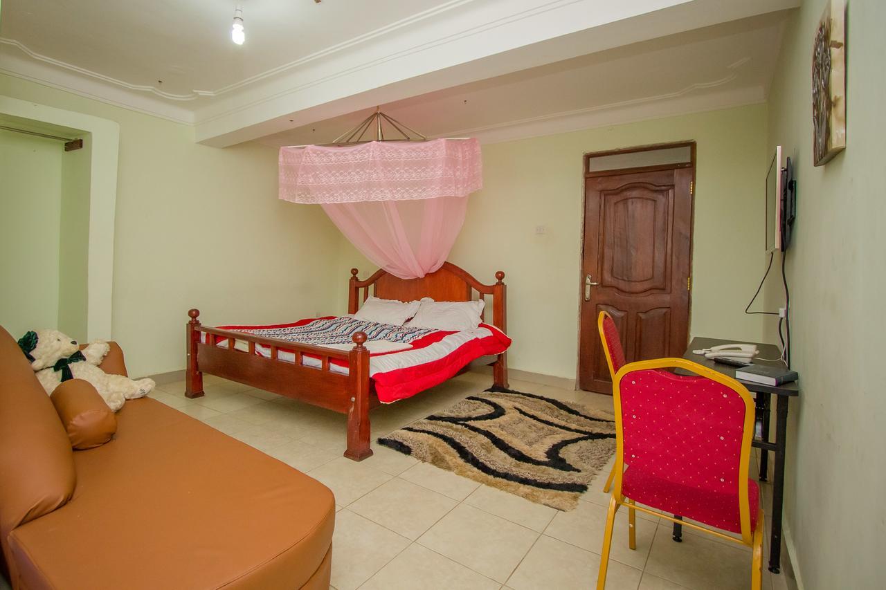 Vienna Golden Hotel Masaka Esterno foto
